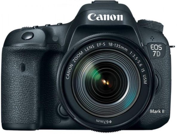 Зеркальный фотоаппарат Canon EOS 7D Mark II kit (EF-S 18-135mm) IS USM