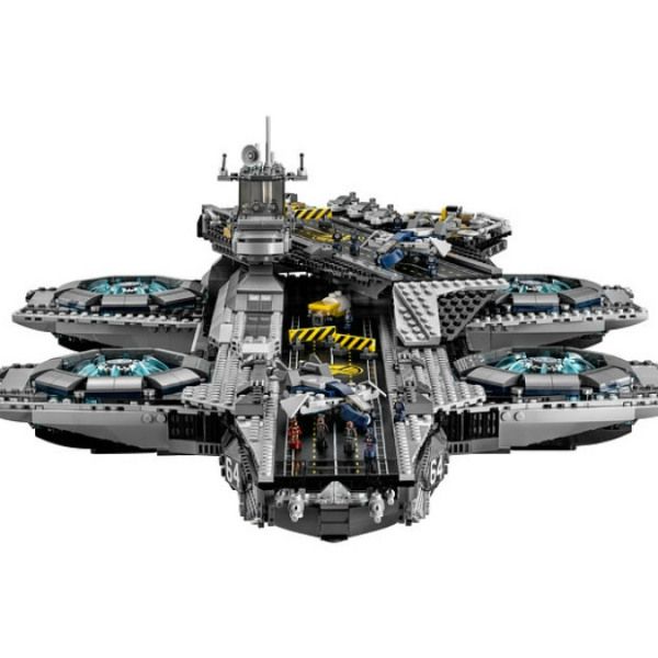 Пластиковый конструктор LEGO Авианосец Мстителей (76042)