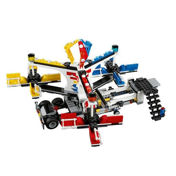 Пластмассовый конструктор LEGO Creator Карусель (10244)