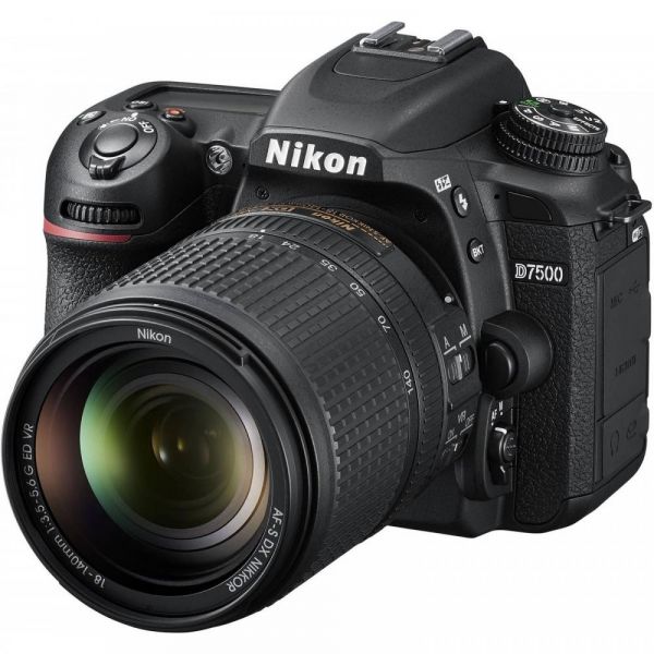 Зеркальный фотоаппарат Nikon D7500 kit (18-140mm) VR