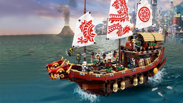 Пластиковый конструктор LEGO Ninjago Летающий корабль Мастера Ву (70618)
